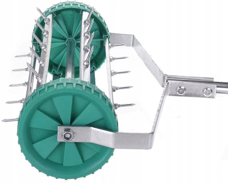 Aerator ręczny do trawy walcowy