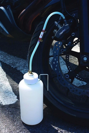 Zawór jednokierunkowy do odpowietrzania hamulców