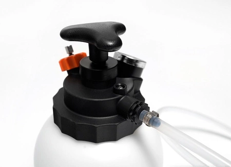 Zestaw do odpowietrzania i wymiany płynu hamulcowego