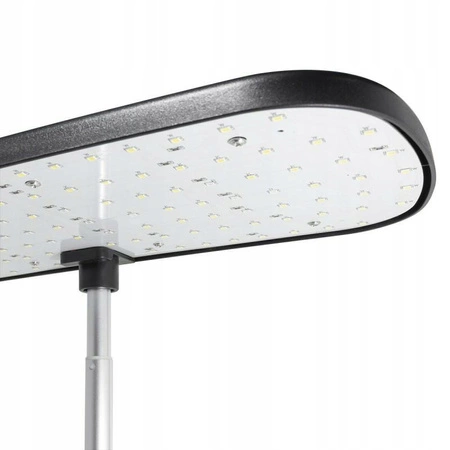 Hydroponiczny system uprawy roślin z lampą led