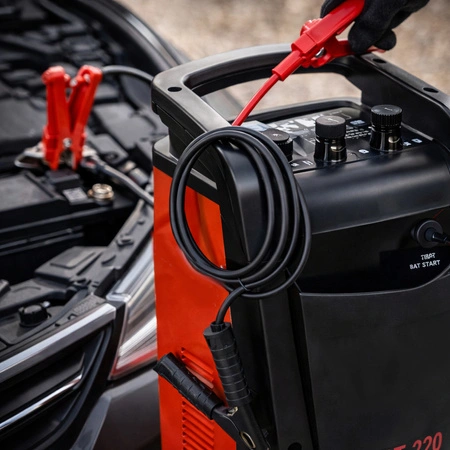 Prostownik z rozruchem 250A 12/24V